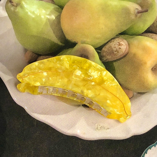 Banana hair claw