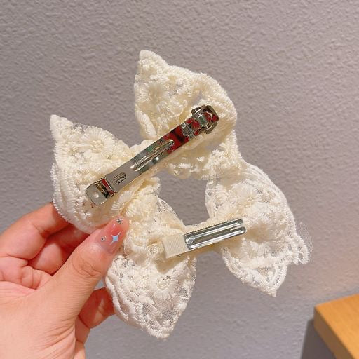 Flower white lace bow clip